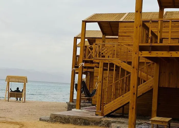 Bedouin House Camp بيت خشبي