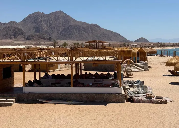 بيت خشبي Bedouin House Camp نويبع