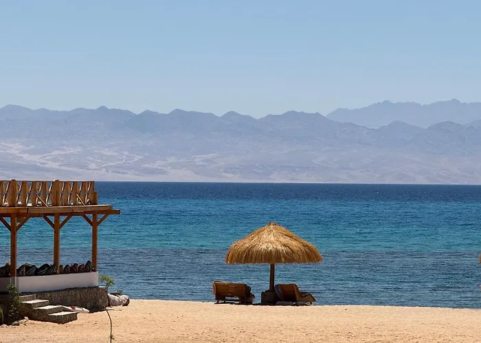 Bedouin House Camp * نويبع