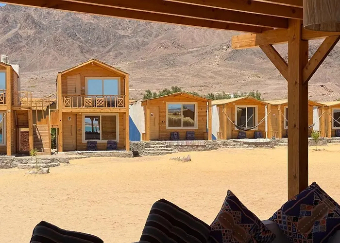 Bedouin House Camp بيت خشبي