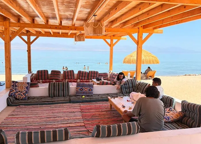 Bedouin House Camp بيت خشبي *