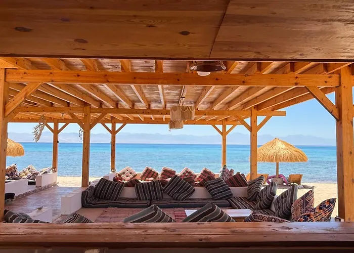 Bedouin House Camp بيت خشبي نويبع