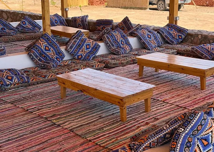 Bedouin House Camp بيت خشبي *