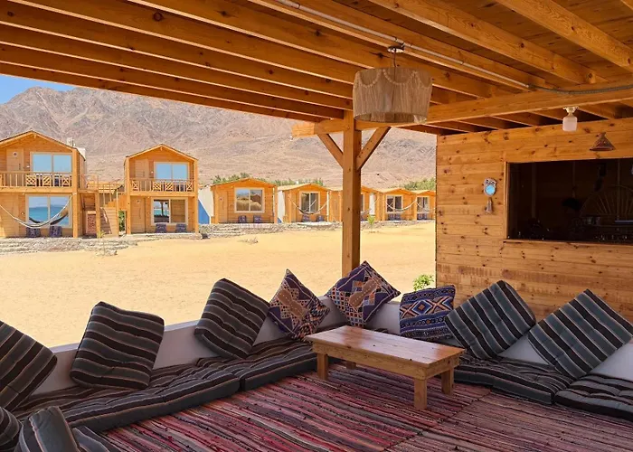 Bedouin House Camp بيت خشبي نويبع