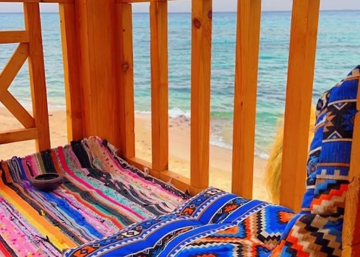Bedouin House Camp بيت خشبي نويبع