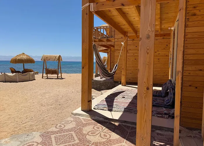 Bedouin House Camp بيت خشبي نويبع