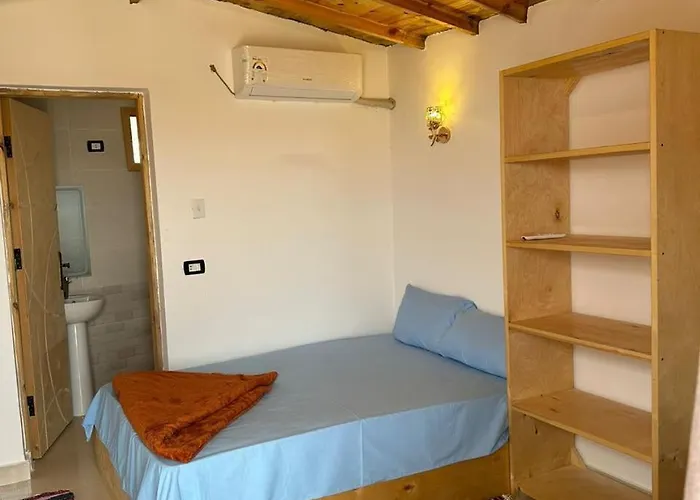 بيت خشبي Bedouin House Camp نويبع